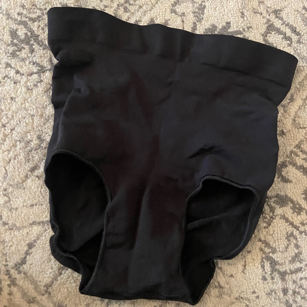 Skims shapewear underwear